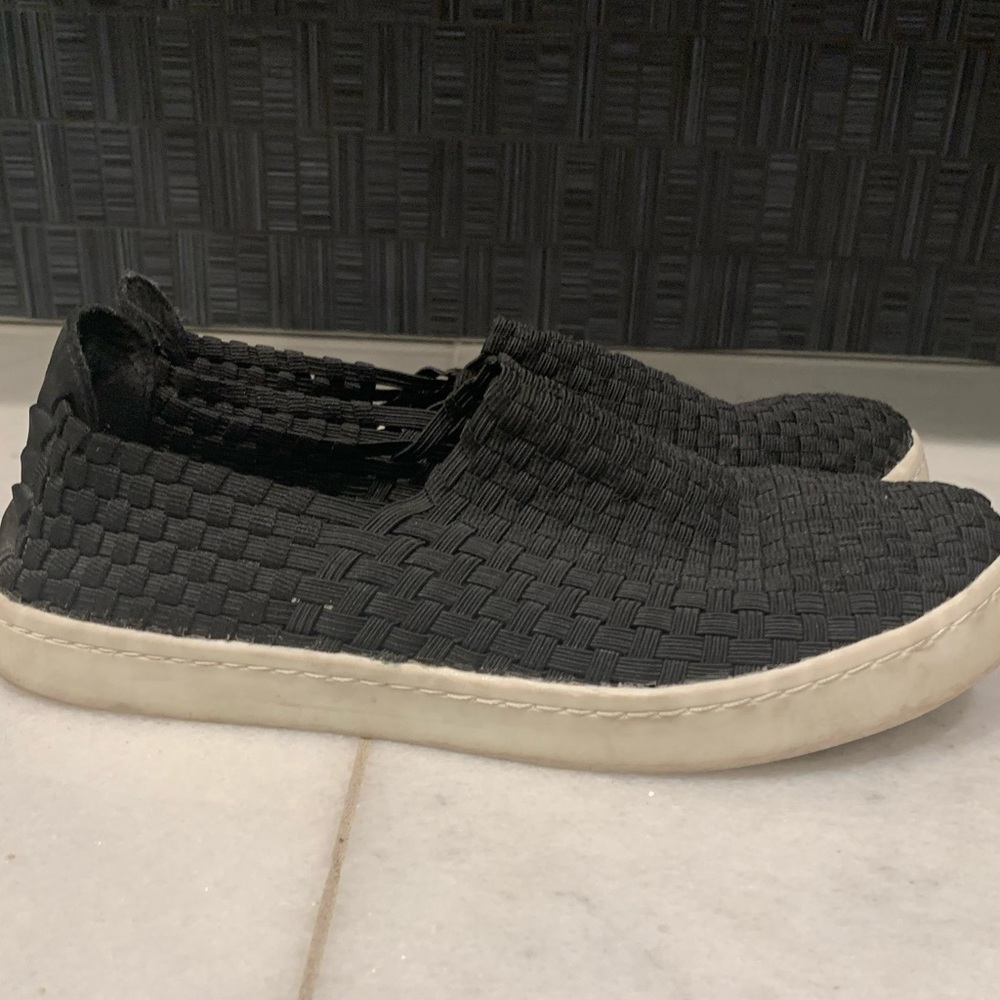 Steve Madden Black Shoe